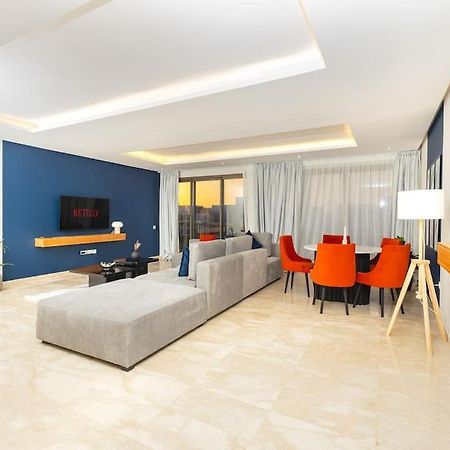شقة Modern 2Br Retreat In Marina Sale Luxury Living Hajja المظهر الخارجي الصورة