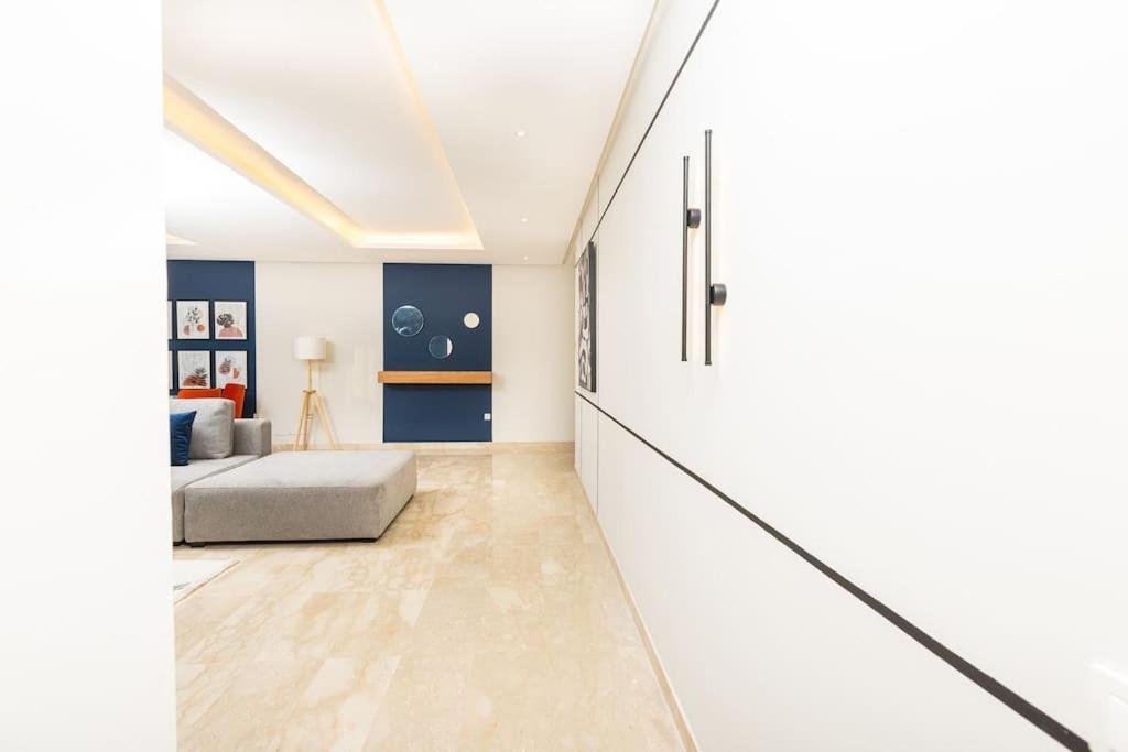 شقة Modern 2Br Retreat In Marina Sale Luxury Living Hajja المظهر الخارجي الصورة