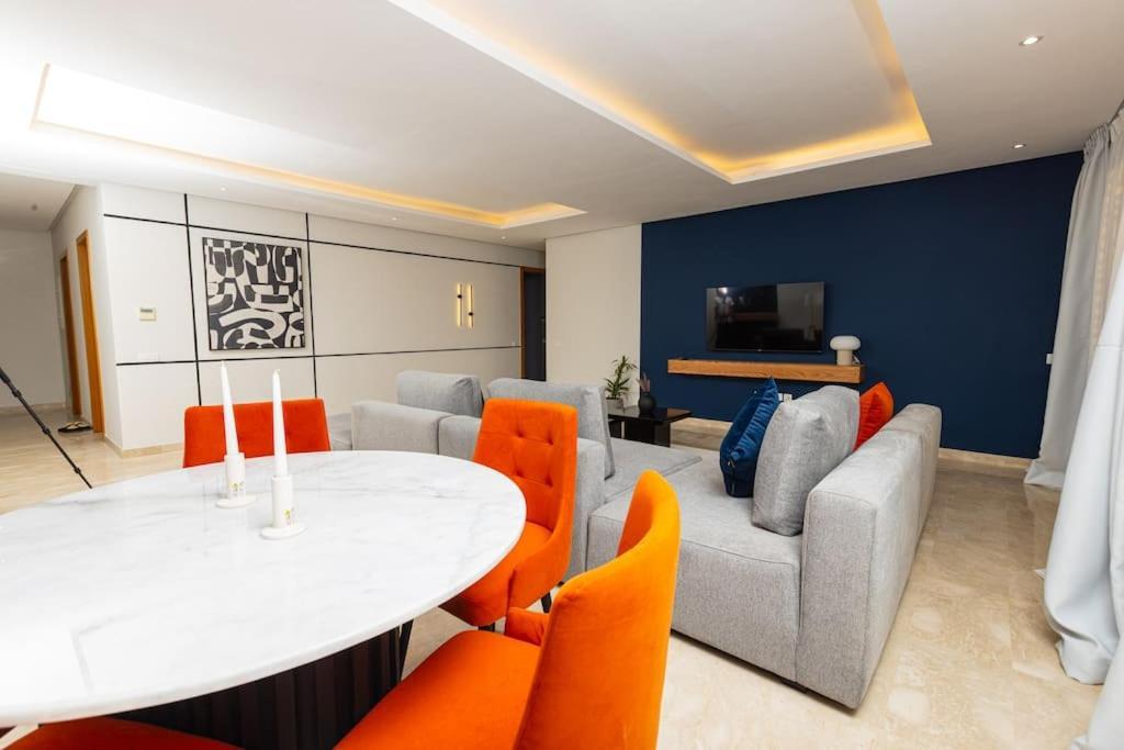 شقة Modern 2Br Retreat In Marina Sale Luxury Living Hajja المظهر الخارجي الصورة