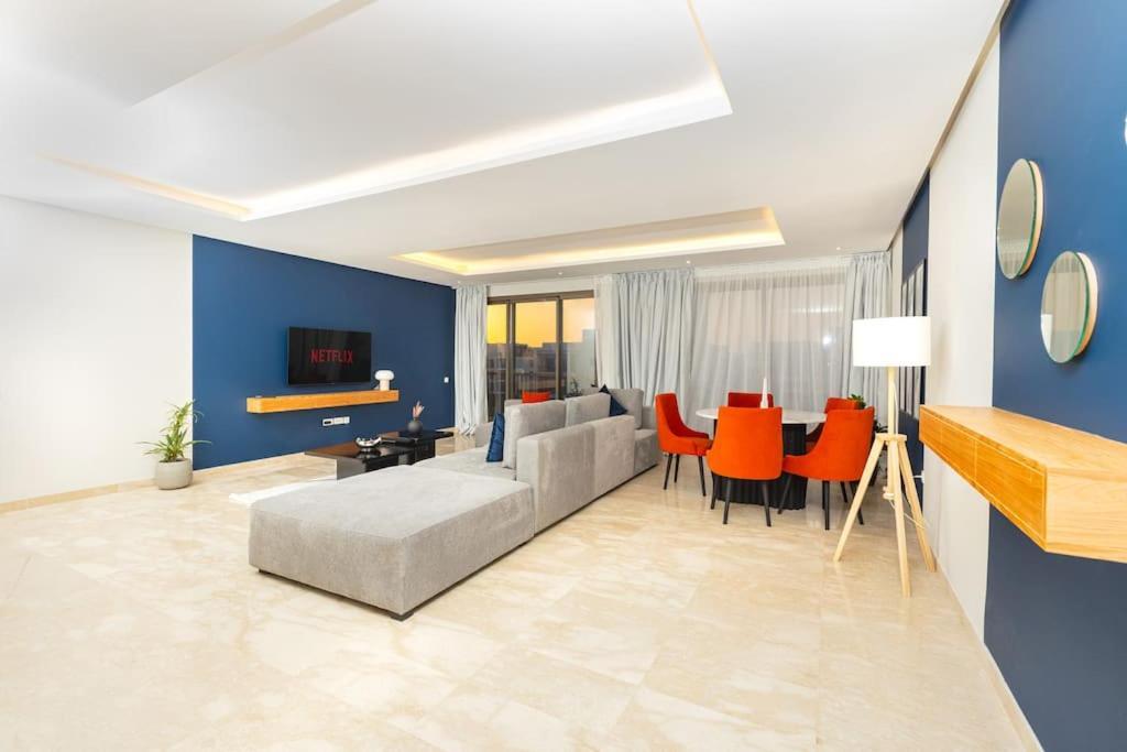 شقة Modern 2Br Retreat In Marina Sale Luxury Living Hajja المظهر الخارجي الصورة