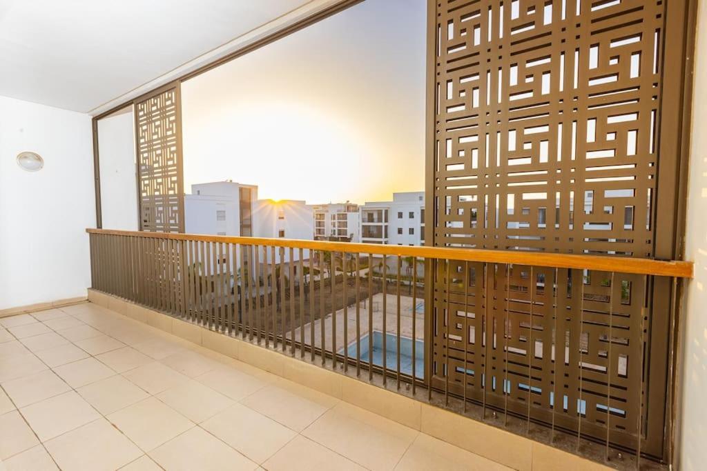 شقة Modern 2Br Retreat In Marina Sale Luxury Living Hajja المظهر الخارجي الصورة